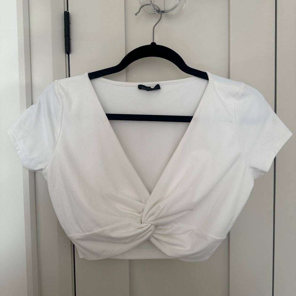 Dynamite White Twist-Knot Crop Top